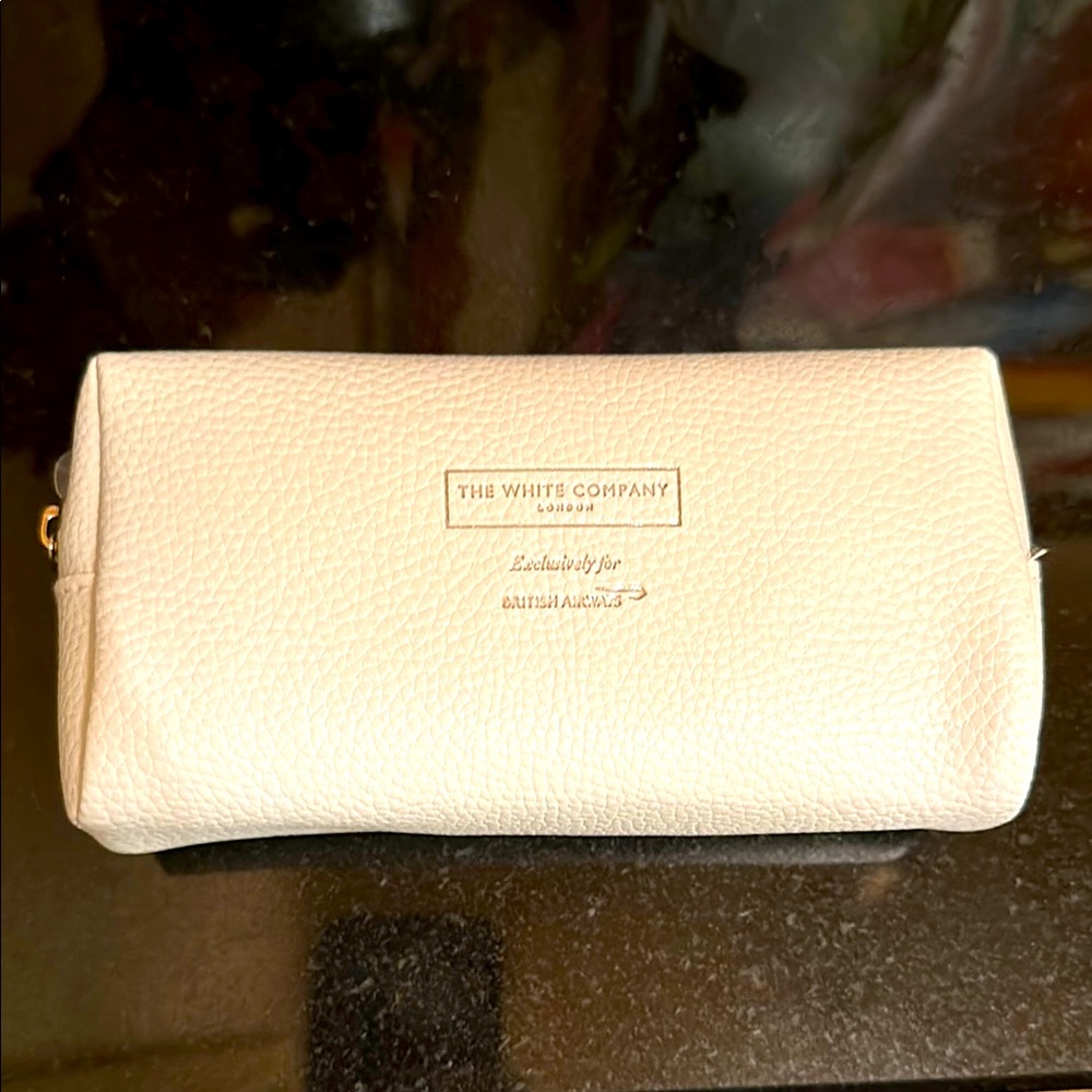 NEW💗 THE WHITE COMPANY LONDON WHITE COSMETIC BAG FOR BRITISH AIRWAYS WITH ITEMS